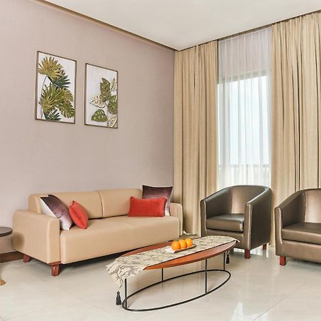 Le Premier Hotel Deltamas Cikarang Pokój zdjęcie