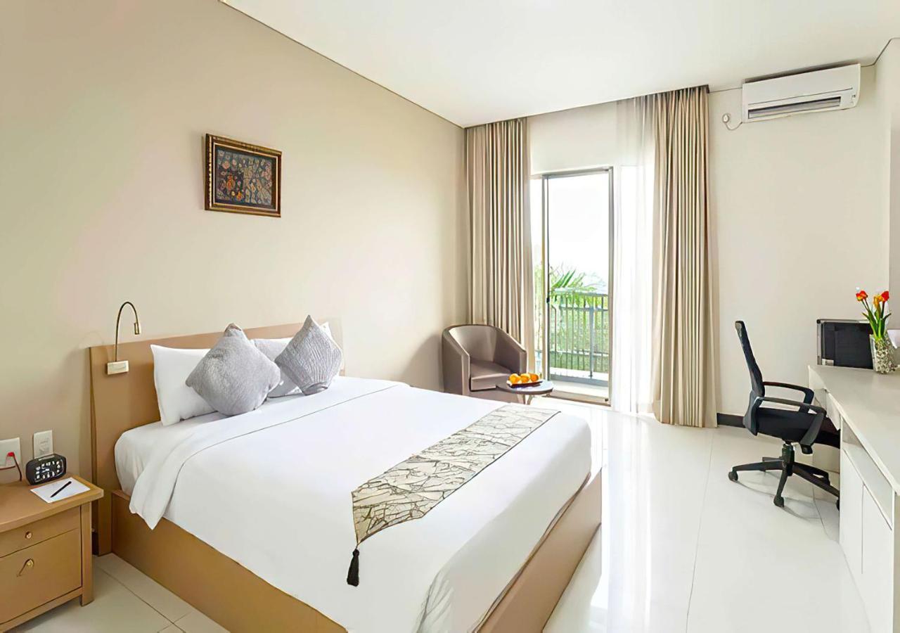 Le Premier Hotel Deltamas Cikarang Zewnętrze zdjęcie