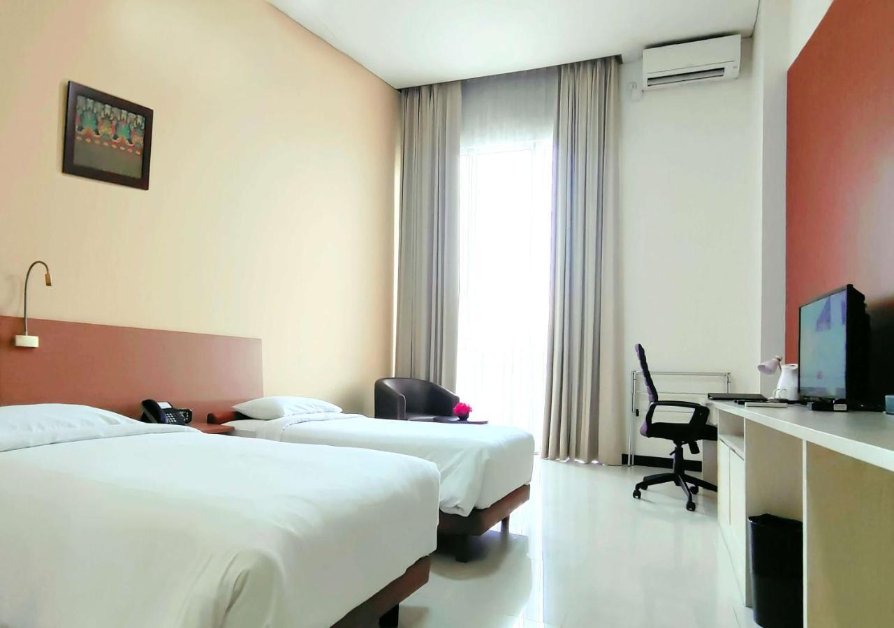 Le Premier Hotel Deltamas Cikarang Zewnętrze zdjęcie