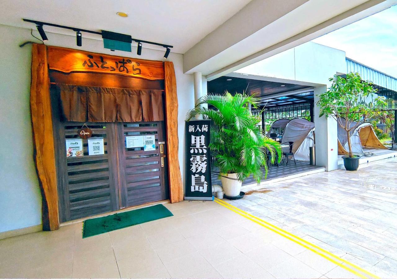 Le Premier Hotel Deltamas Cikarang Zewnętrze zdjęcie