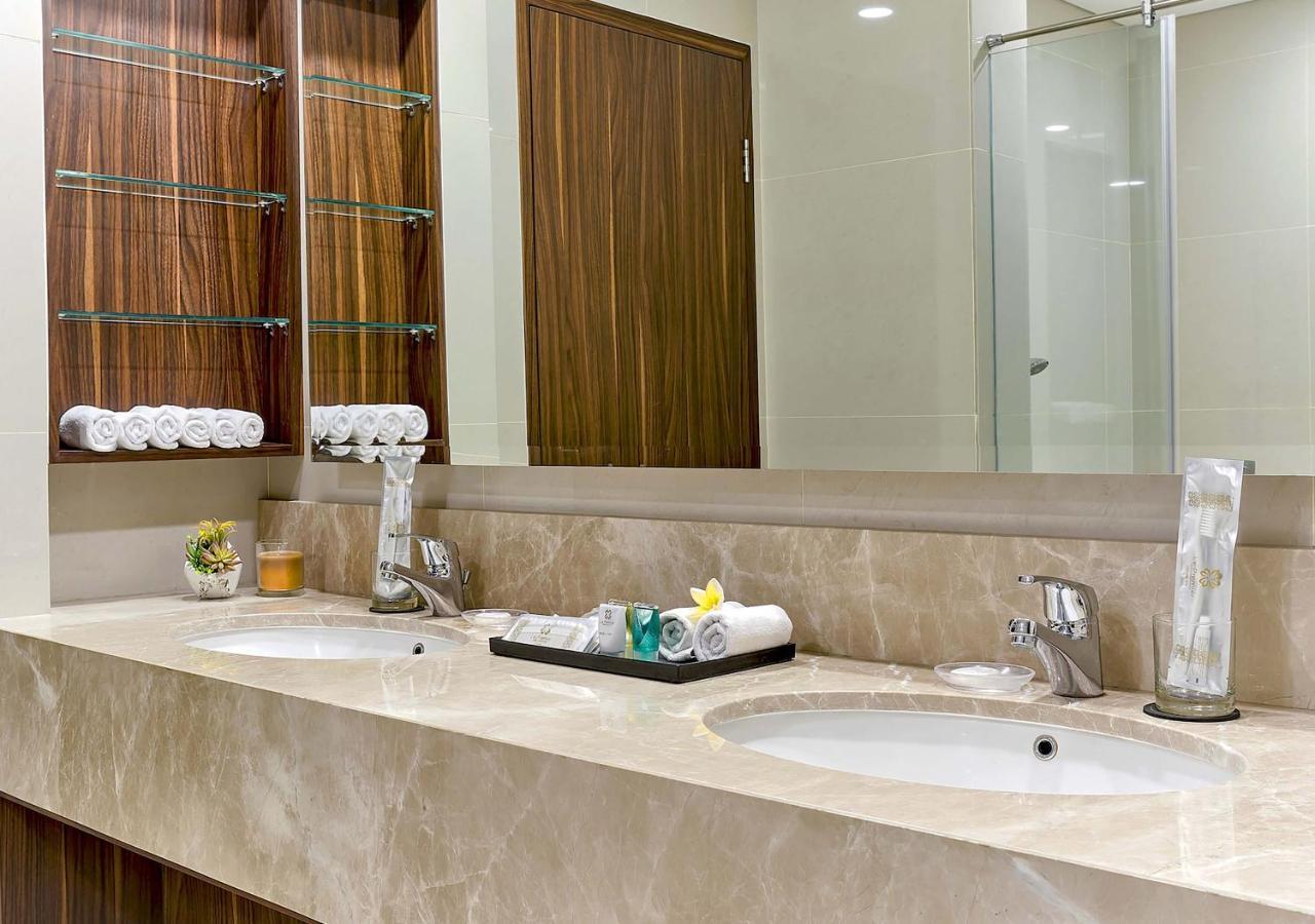 Le Premier Hotel Deltamas Cikarang Zewnętrze zdjęcie