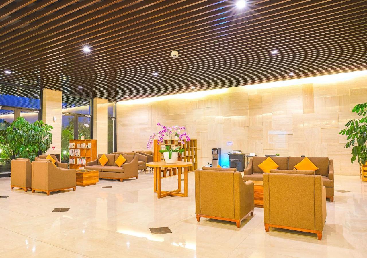 Le Premier Hotel Deltamas Cikarang Zewnętrze zdjęcie