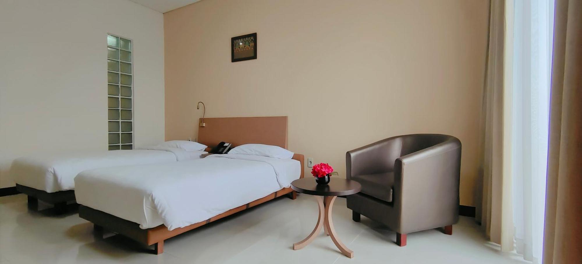 Le Premier Hotel Deltamas Cikarang Zewnętrze zdjęcie