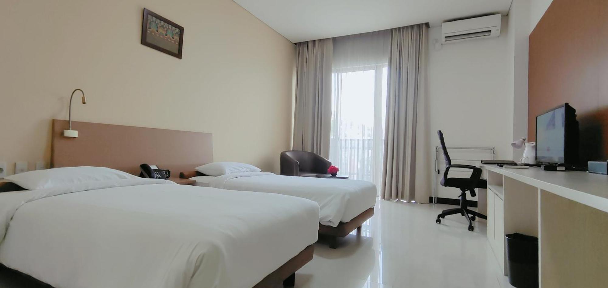 Le Premier Hotel Deltamas Cikarang Zewnętrze zdjęcie