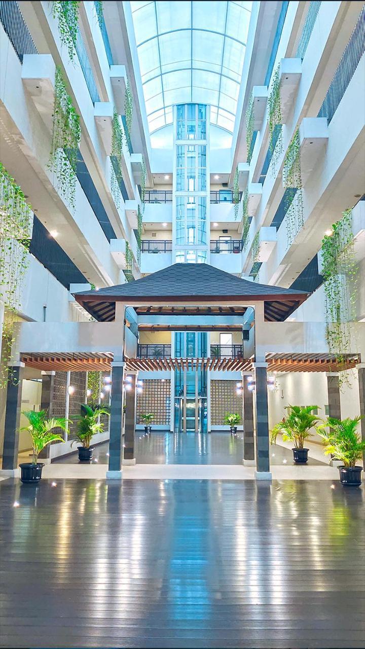 Le Premier Hotel Deltamas Cikarang Zewnętrze zdjęcie